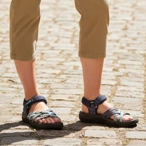 Stylish Women's Athletic Sandals